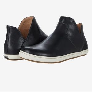 Taos Unity Slip On Bootie (8.5) Black
